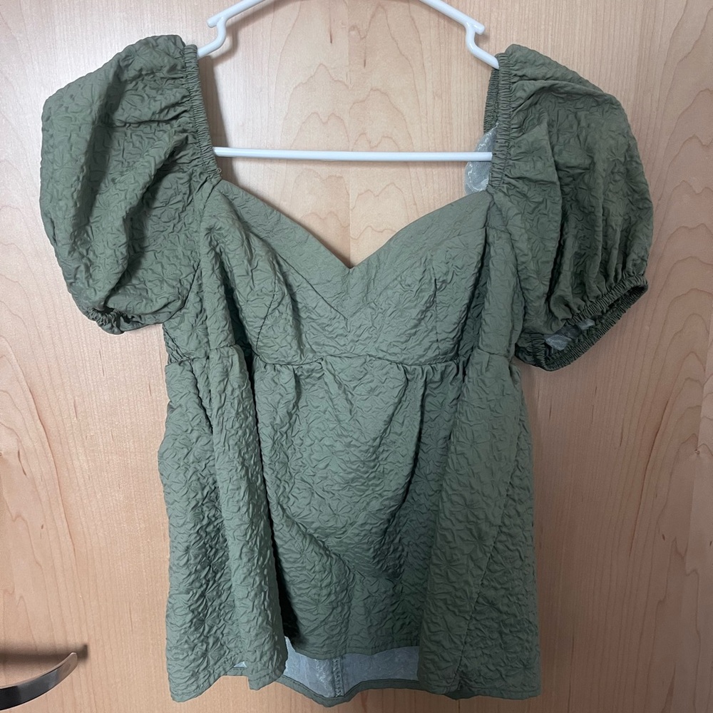 Green Puff Sleeve Women's Top - Picture 1 of 2